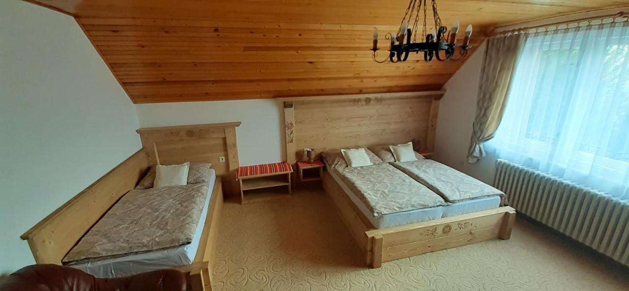 Apartman Astra V Zdiari Luaran gambar