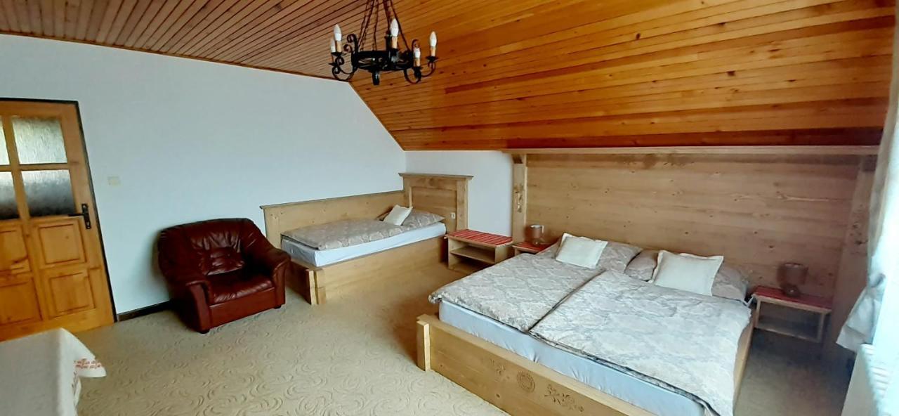 Apartman Astra V Zdiari Luaran gambar