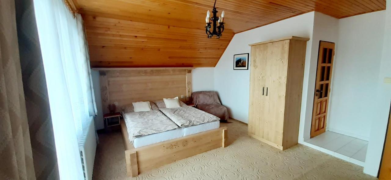 Apartman Astra V Zdiari Luaran gambar