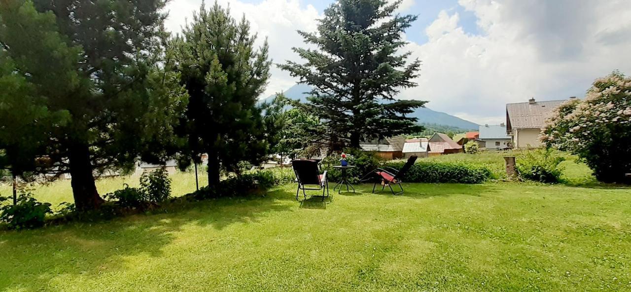 Apartman Astra V Zdiari Luaran gambar