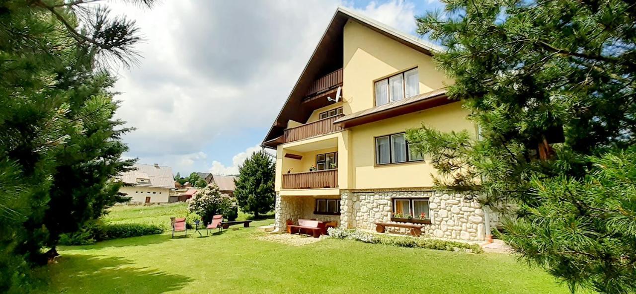 Apartman Astra V Zdiari Luaran gambar