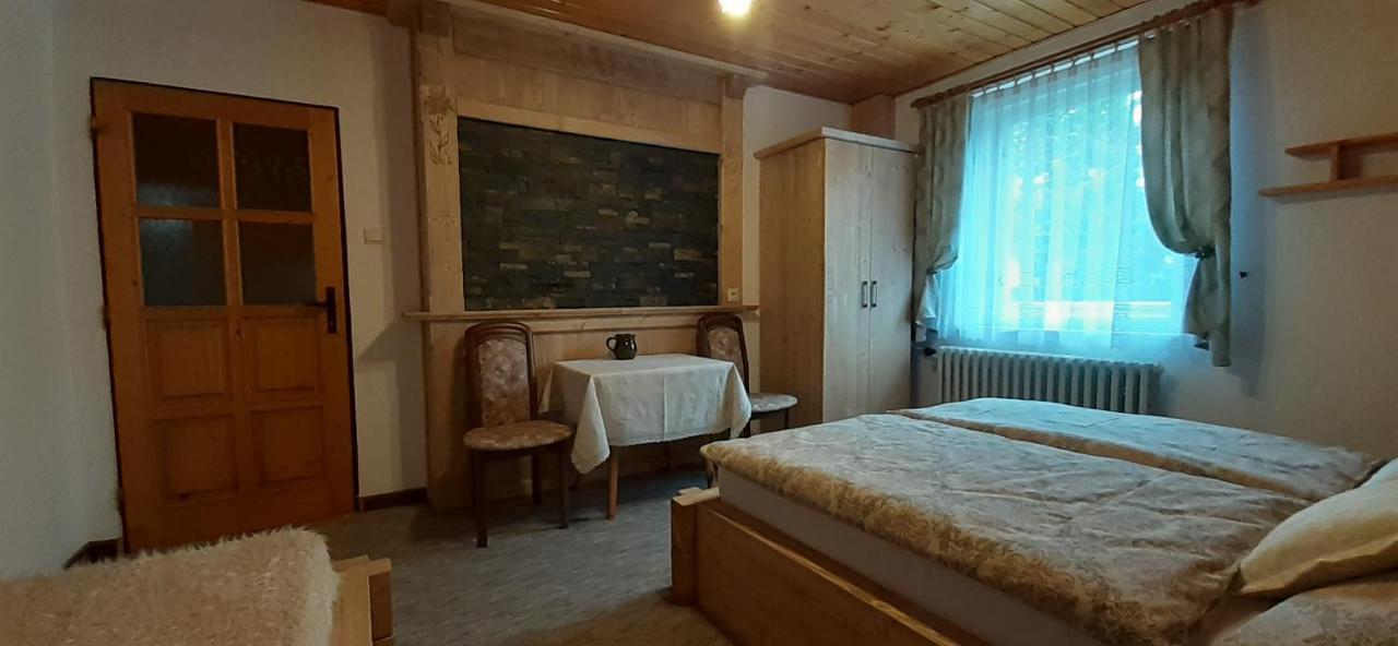 Apartman Astra V Zdiari Luaran gambar